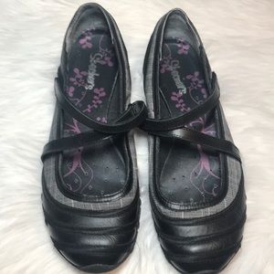 Sketchers relaxed fit, breathe easy Mary Jane